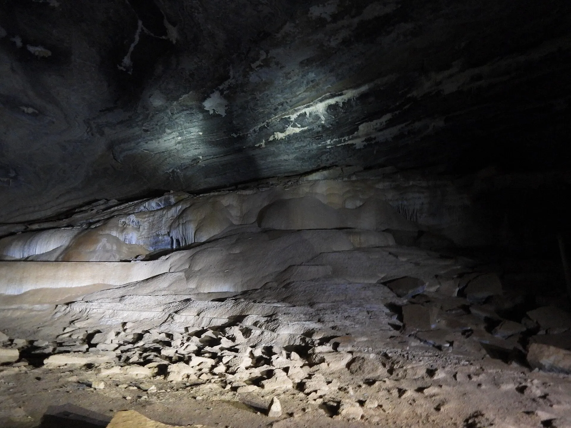Interior da Gruta da Lapa Doce, em Iraquara